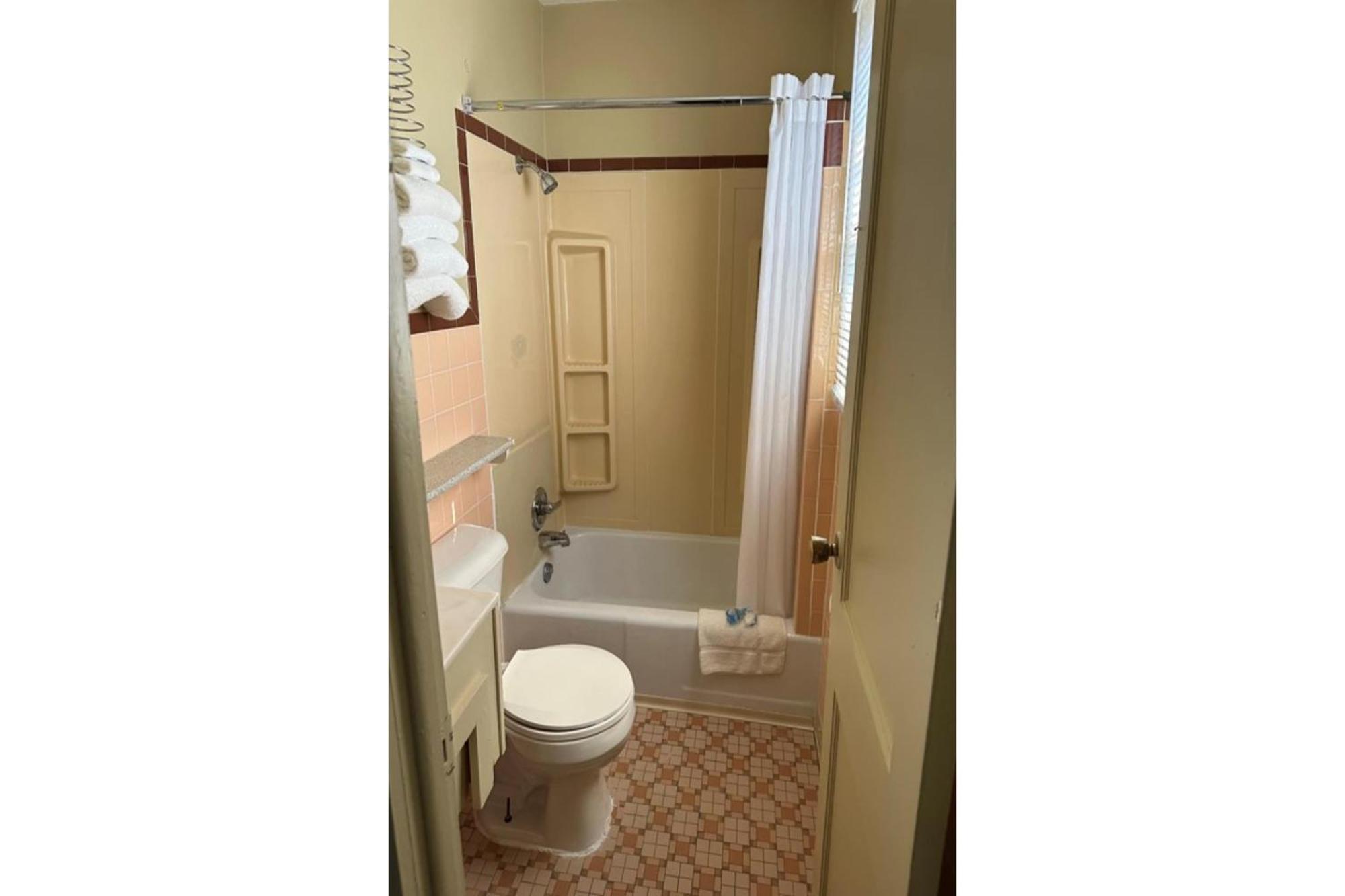 Hotel By Oyo On Interstate 90 2*
